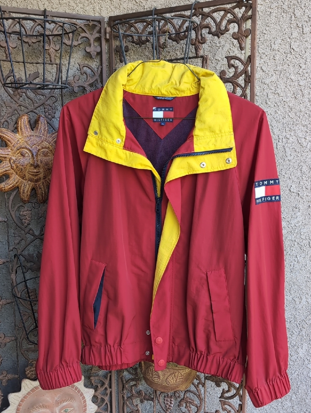 Tommy Hilfiger Vintage Flag Patch MensL Red Full Zip Windbreaker Jacket Like New